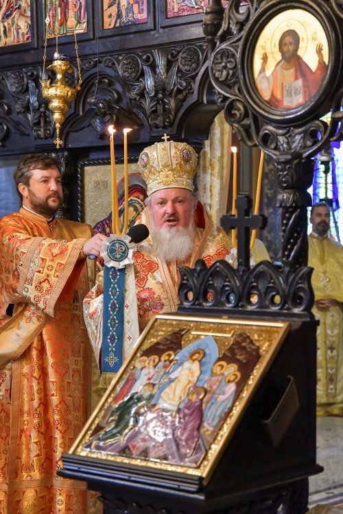 Înnoirea și sfințirea Bisericii „Sfântul Apostol Andrei”-Chitila Poza 194672