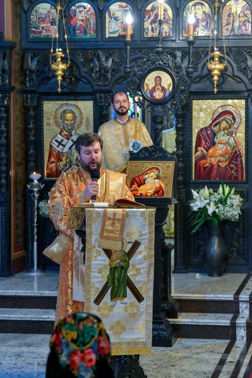Înnoirea și sfințirea Bisericii „Sfântul Apostol Andrei”-Chitila Poza 194676