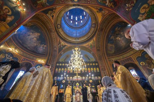 Înnoirea și sfințirea Bisericii „Sfântul Apostol Andrei”-Chitila Poza 194689