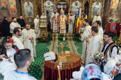 Liturghie baptismală de sărbătoarea Ocrotitorului României la Roman Poza 194741