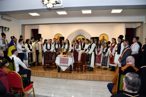 Concert de colinde și muzică tradițională la Centrul eparhial din Caransebeș Poza 195080