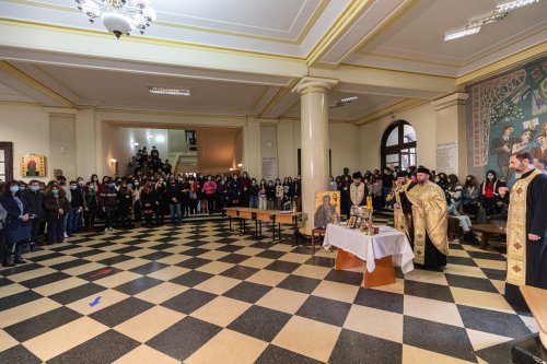 Evenimente dedicate zilei Colegiului Național „Sfântul Sava” din Capitală Poza 195099