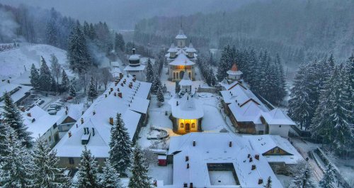 Mănăstirea Sihăstria îi pomenește mâine pe cei trei mari duhovnici pe care i-a dat României Poza 195195