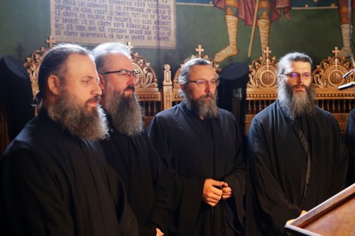 Pomenirea duhovnicilor din „Grădina cu sfinți” a Mănăstirii Sihăstria Poza 195226