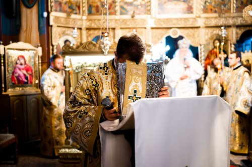 Liturghie arhierească la Parohia „Sfântul Ierarh Nicolae” din Salcea, în ajunul hramului Poza 195343