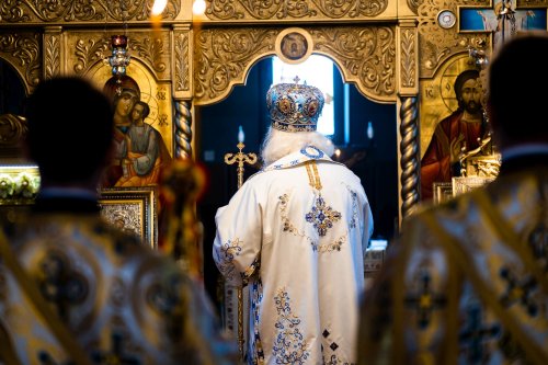 Liturghie arhierească la Parohia „Sfântul Ierarh Nicolae” din Salcea, în ajunul hramului Poza 195346
