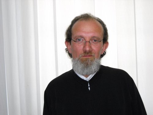 Părintele Neculai Hălăngescu (1958 - 2021) - slujitor blând şi harnic al Bisericii