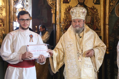 Binecuvântare arhierească la Biserica „Sfântul Nicolae” din Făgăraş Poza 195420