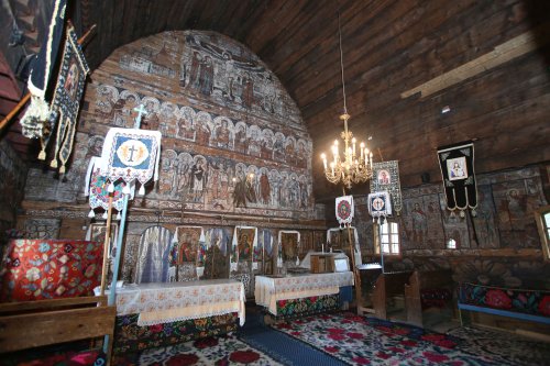 Catedrala din lemn închinată Sfântului Nicolae în Maramureşul istoric Poza 195381