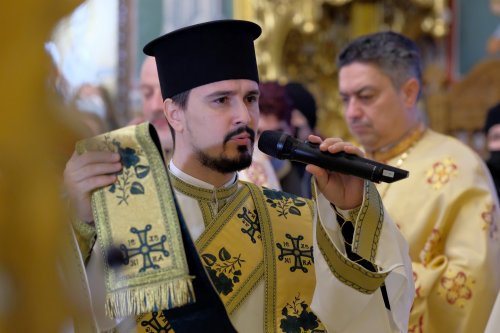 Sărbătoarea Sfântului Nicolae la Biserica „Sfântul Gheorghe”-Nou Poza 195491