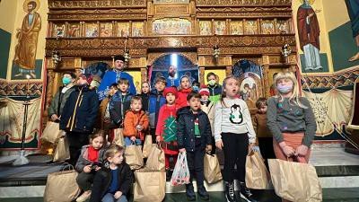 Cadouri pentru 100 de copii de la o parohie bucureșteană 
