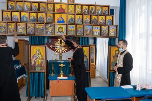 Clasă de muzică bisericească la Liceul Teologic Ortodox din Târgu Jiu Poza 196011