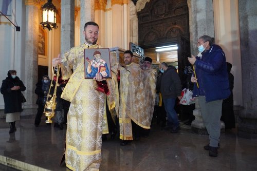 Începutul sărbătorii Sfântului Ierarh Spiridon la Catedrala sa din Capitală Poza 196182