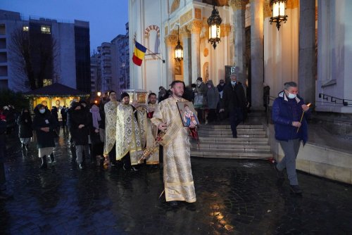 Începutul sărbătorii Sfântului Ierarh Spiridon la Catedrala sa din Capitală