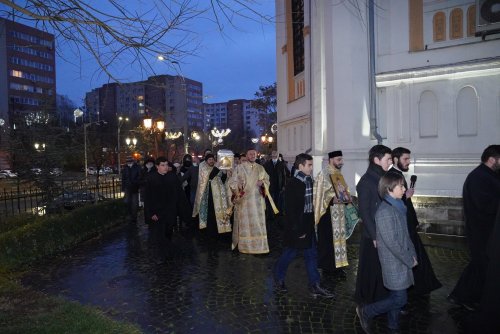 Începutul sărbătorii Sfântului Ierarh Spiridon la Catedrala sa din Capitală Poza 196186