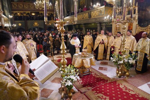 Începutul sărbătorii Sfântului Ierarh Spiridon la Catedrala sa din Capitală Poza 196203