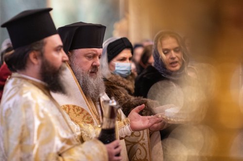 Artiştii români pomeniţi la Mănăstirea Radu Vodă Poza 196642