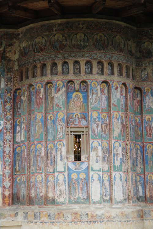 Măiastra mănăstire albastră Poza 196774