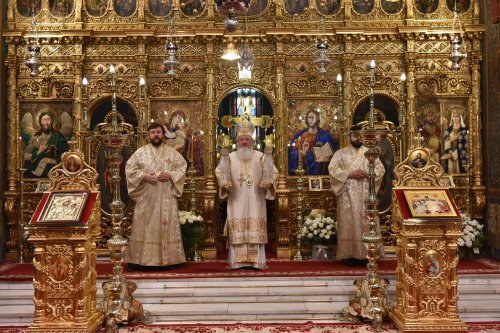Duminica dinaintea Nașterii Domnului, la Catedrala Patriarhală din București Poza 197437