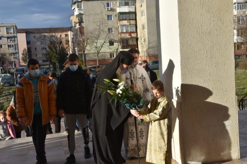 Slujbă arhierească la Biserica „Sfântul Ilie” din Drobeta-Turnu Severin Poza 197496