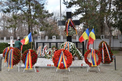 Comemorarea eroilor revoluţiei în cimitirul lor din Capitală Poza 197789
