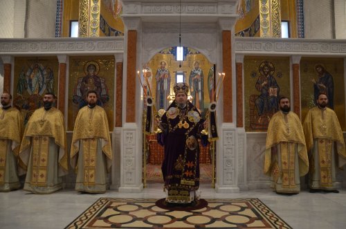 Duminica dinaintea Naşterii Domnului la Catedrala Episcopală din Oradea Poza 197729