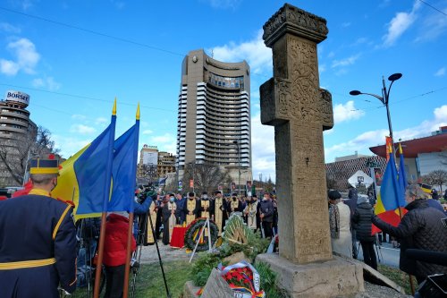 Martirii din decembrie 1989 au fost pomeniți și în Piața Universității Poza 197815