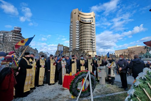Martirii din decembrie 1989 au fost pomeniți și în Piața Universității Poza 197816