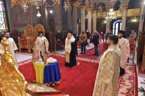 Eroii Revoluţiei din 1989 pomeniți la Catedrala Patriarhală și în alte locuri din Capitală