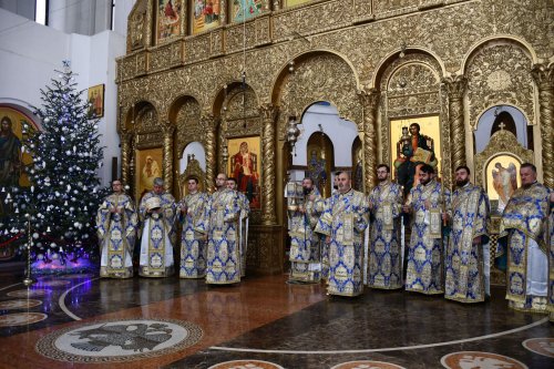 Binecuvântare și dar duhovnicesc pentru credincioșii din Caransebeș Poza 198516