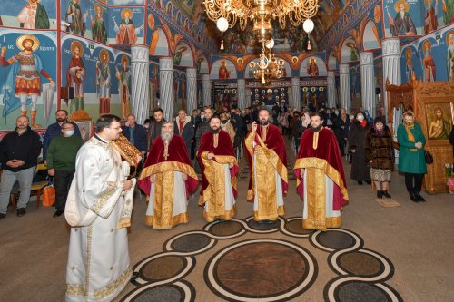 Binecuvântarea Patriarhului României pentru credincioșii din Urlați Poza 198650