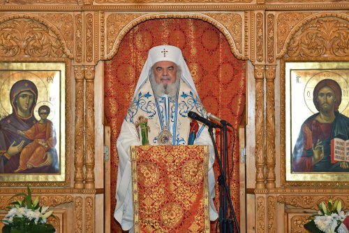 Binecuvântarea Patriarhului României pentru credincioșii din Urlați Poza 198661