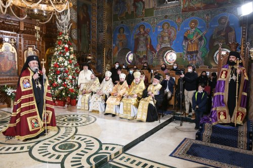 A fost întronizat noul Episcop al Devei şi Hunedoarei Poza 198580