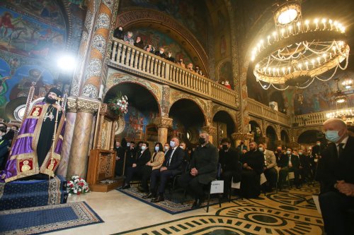 A fost întronizat noul Episcop al Devei şi Hunedoarei Poza 198583