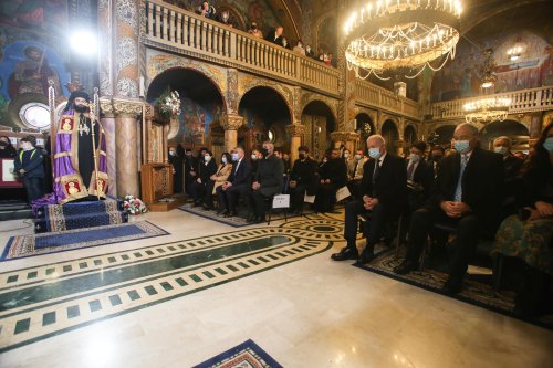 A fost întronizat noul Episcop al Devei şi Hunedoarei Poza 198585