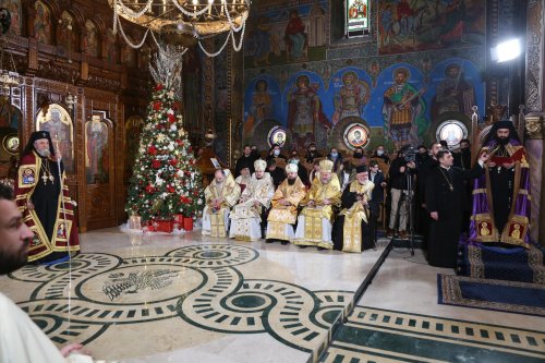 A fost întronizat noul Episcop al Devei şi Hunedoarei Poza 198589