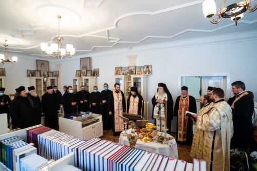 „Arimateea” - un nou magazin bisericesc sfințit astăzi în Arhiepiscopia Sucevei și Rădăuților Poza 198947