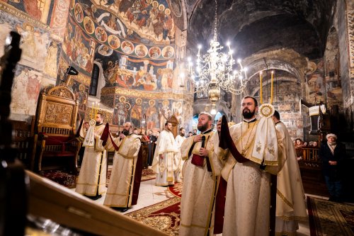 Binecuvântare arhierească la trecerea dintre ani la Catedrala Arhiepiscopală din Suceava Poza 199348
