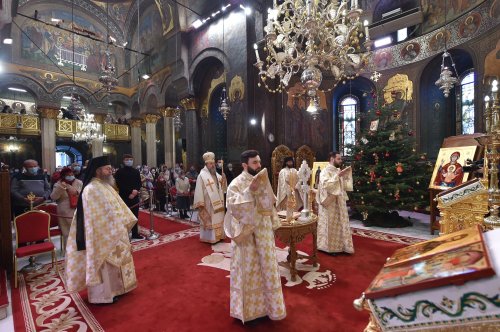 Rugăciune și binecuvântare la început de an la Catedrala Patriarhală Poza 199326