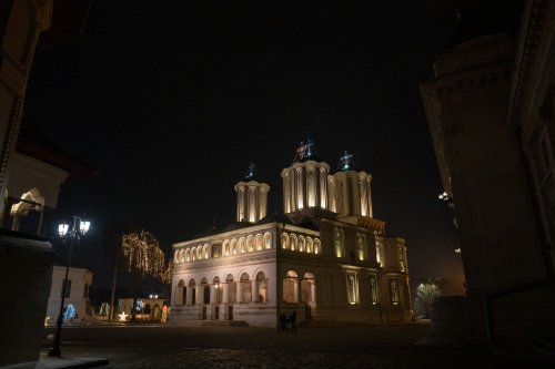 Slujba din noaptea trecerii dintre ani la Catedrala Patriarhală Poza 199373