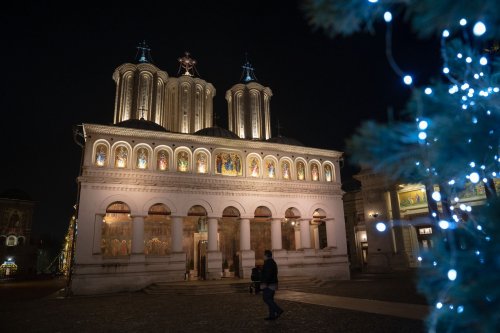 Slujba din noaptea trecerii dintre ani la Catedrala Patriarhală Poza 199387