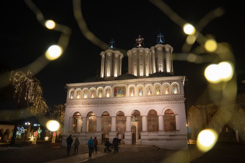 Slujba din noaptea trecerii dintre ani la Catedrala Patriarhală Poza 199390