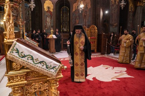 Slujba din noaptea trecerii dintre ani la Catedrala Patriarhală Poza 199417