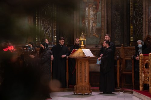 Slujba din noaptea trecerii dintre ani la Catedrala Patriarhală Poza 199423