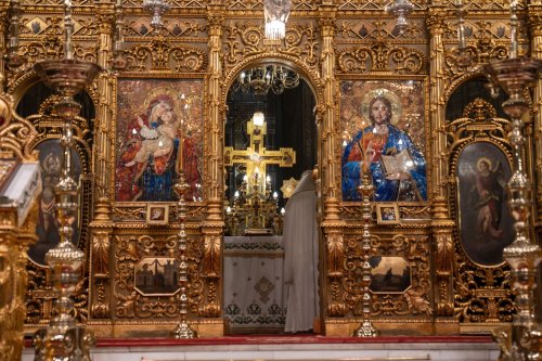 Slujba din noaptea trecerii dintre ani la Catedrala Patriarhală Poza 199424