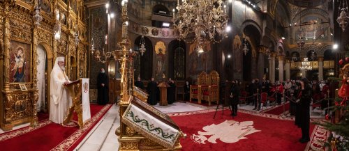 Slujba din noaptea trecerii dintre ani la Catedrala Patriarhală Poza 199461