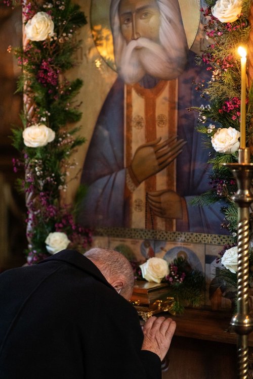 Sfântul Serafim de Sarov, cinstit la biserica din Capitală ce are moaștele sale Poza 199556