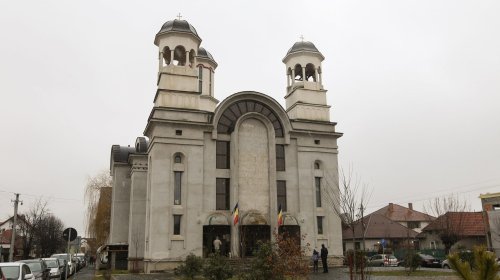 Liturghie arhierească la Biserica „Sfinţii Împăraţi Constantin şi Elena” din Sibiu Poza 200383