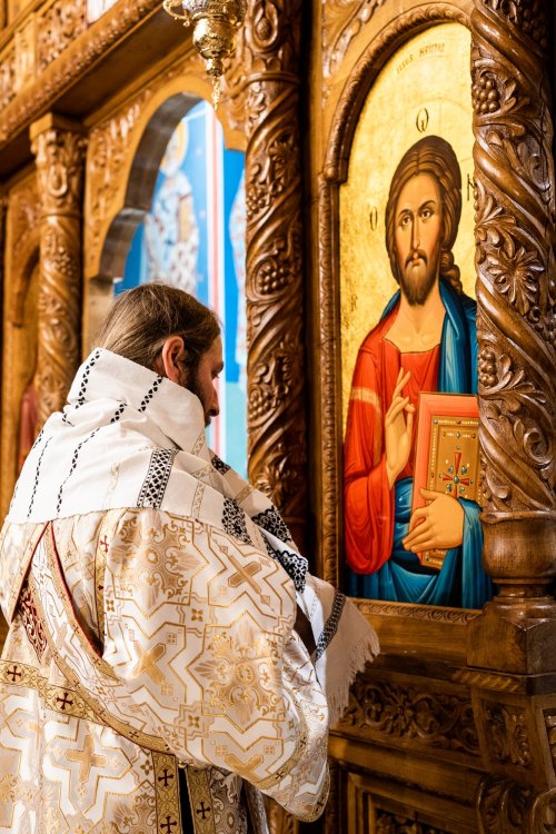 Arhiepiscopul Sucevei și Rădăuților a slujit la Paraclisul Mănăstirii „Sfântul Ioan cel Nou” Poza 200777