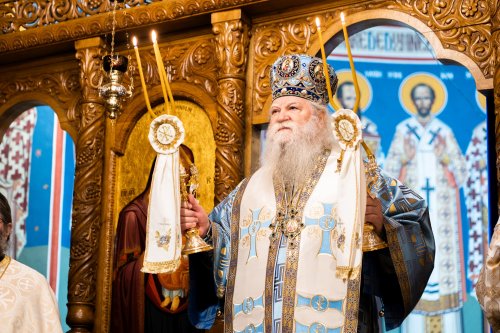 Arhiepiscopul Sucevei și Rădăuților a slujit la Paraclisul Mănăstirii „Sfântul Ioan cel Nou” Poza 200781